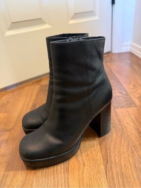 Jeffrey Campbell Black Platform Ankle Boots